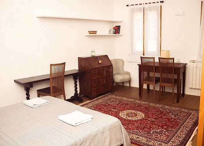Vintage Apartments In The Heart Of Florence